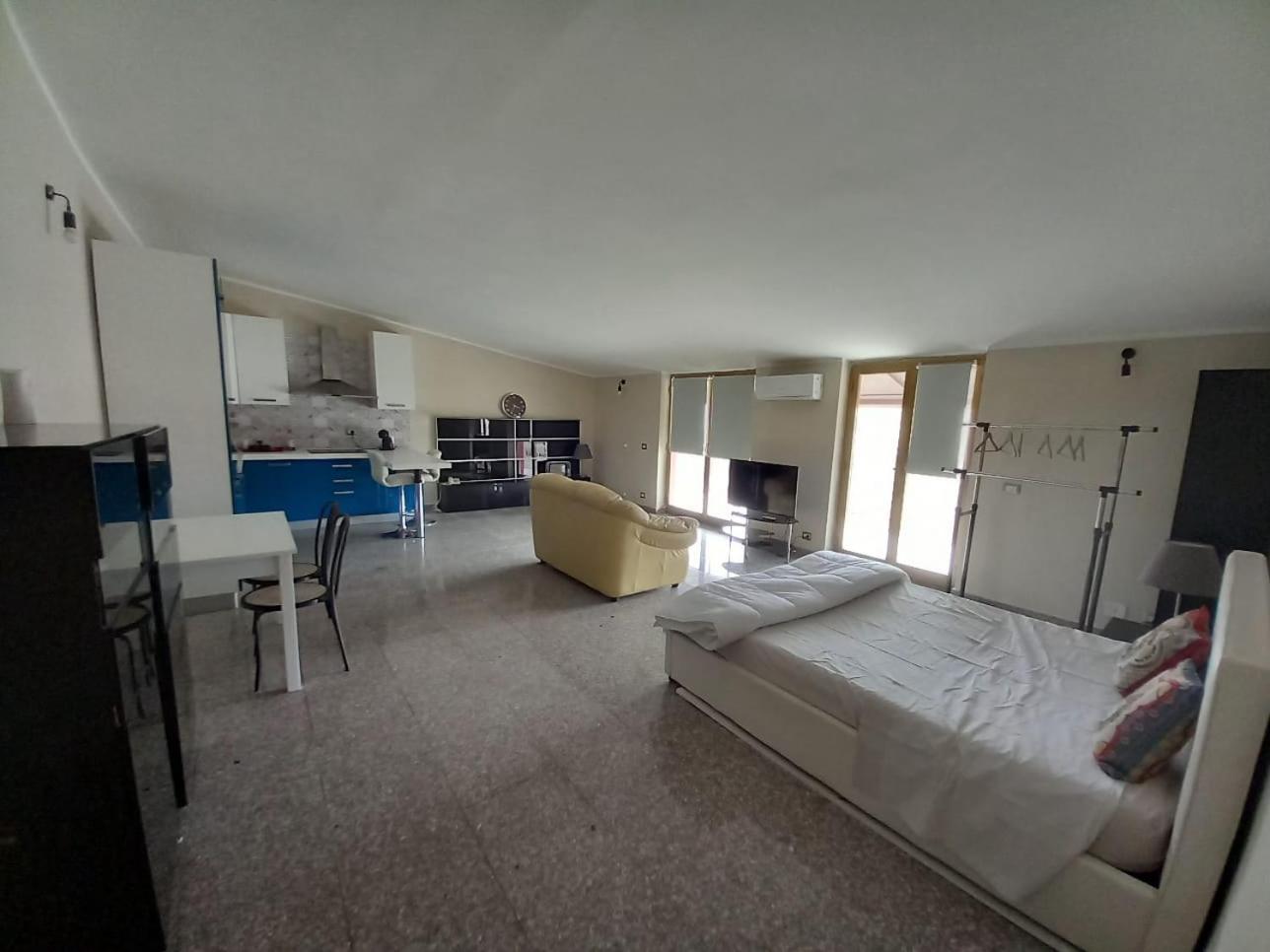 Bluesky Apartment - Third Floor Джардини-Наксос Экстерьер фото