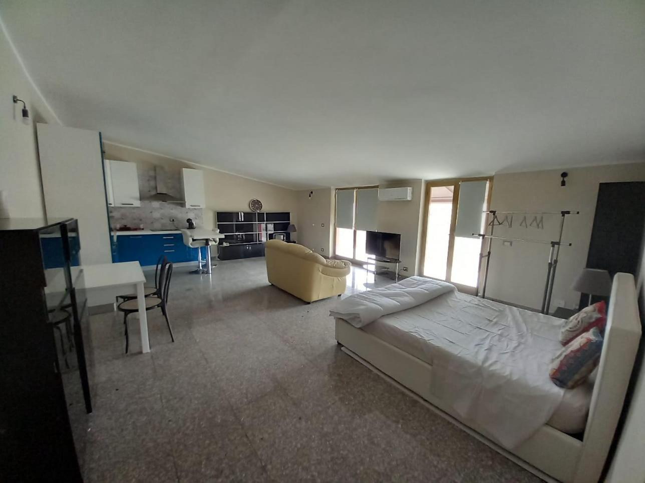 Bluesky Apartment - Third Floor Джардини-Наксос Экстерьер фото